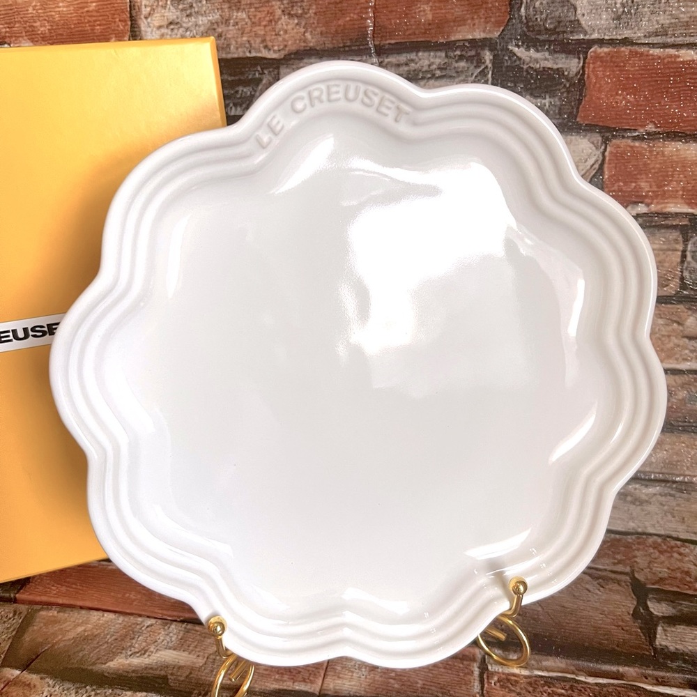 Le Creuset Frill Plate